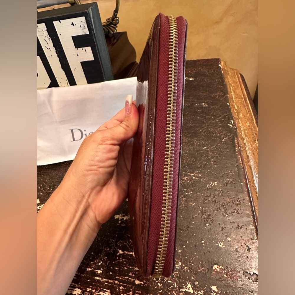 Beautiful Dior Patent Leather Bicolor Wallet - Picture 5 of 16